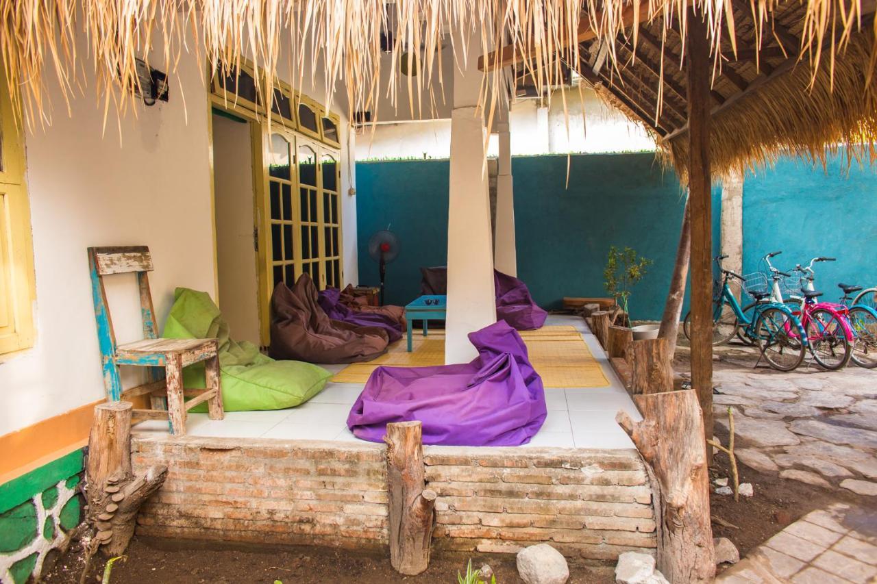 Ostello La Boheme Mini Gili Trawangan Esterno foto